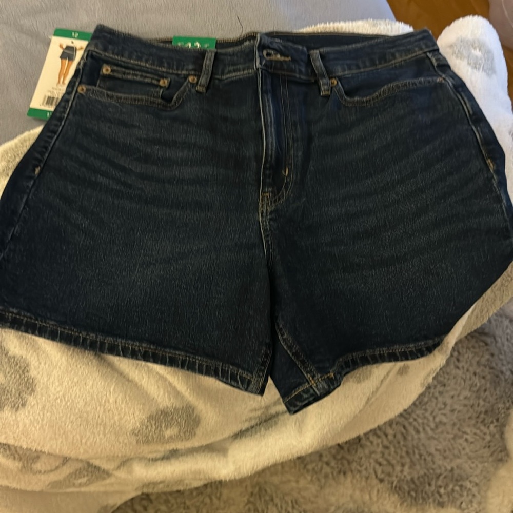 Clavin Kevin dark blue high waisted shorts